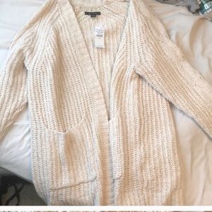 Over sized off white AE sweater